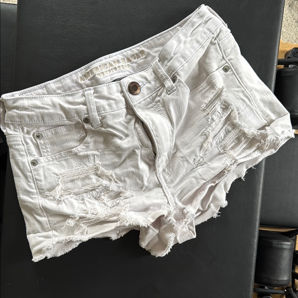 American Eagle Outfitters White Distressed Women's Short Shorts